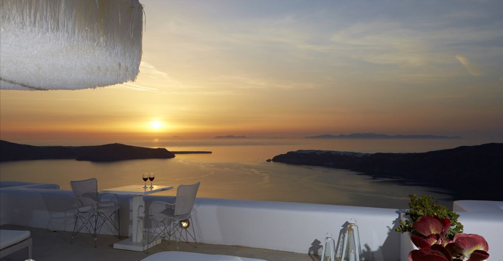 White Santorini With Stunning Views Of The Volcano And Aegean Sea   Home 2916 