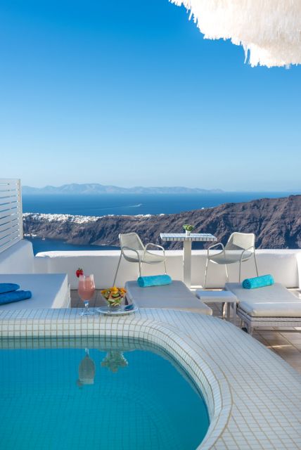 Deluxe Suite | Accommodation in Santorini | White Santorini